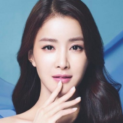 Lee Si-young