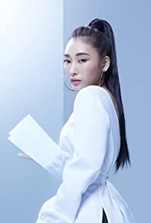 Yuzi Qin